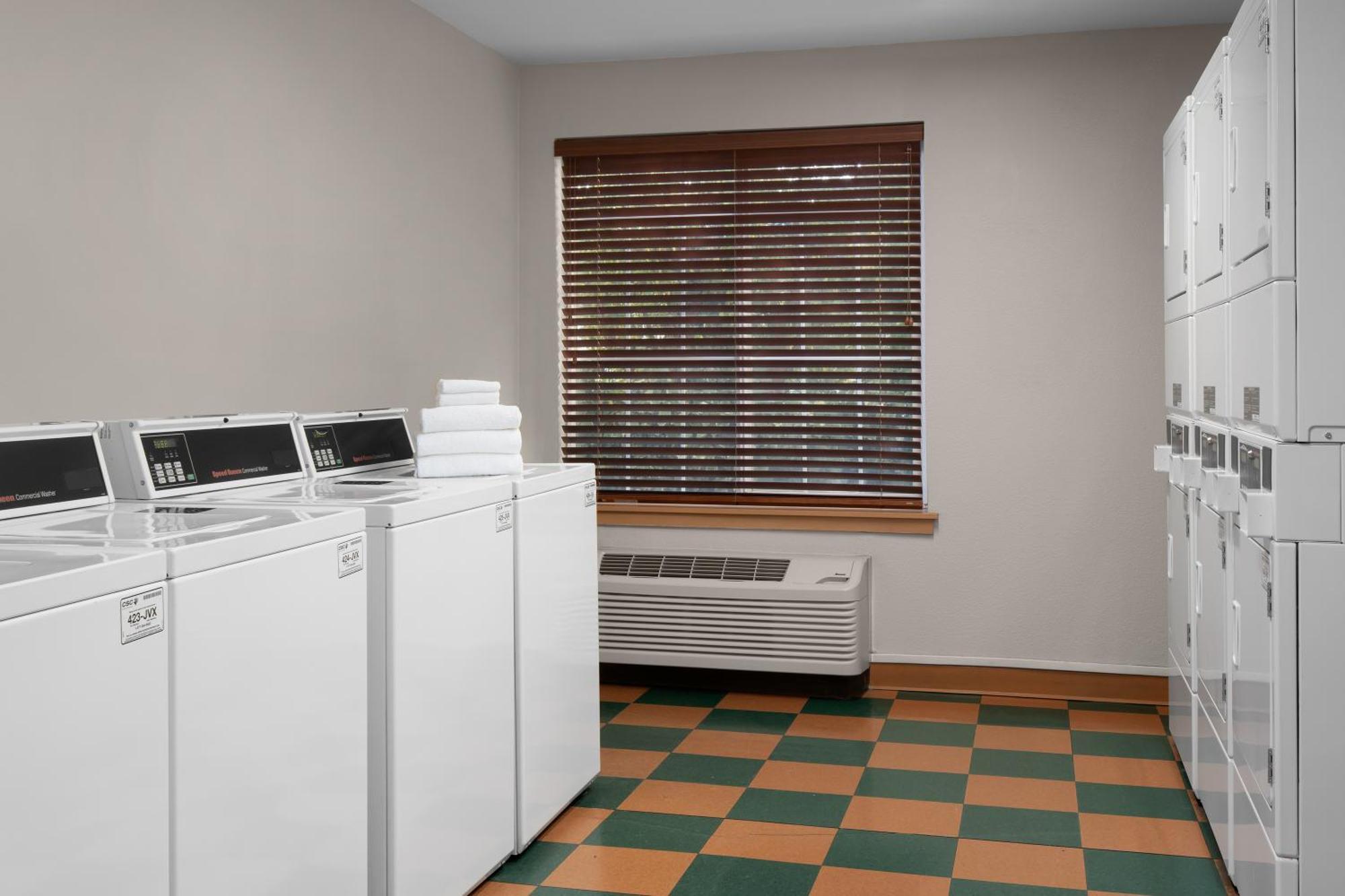 Larkspur Landing Extended Stay Suites Roseville Bagian luar foto